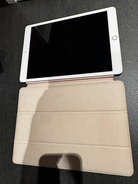 Tablet PC: Apple IPad  – Usato da Arbon venduto da Sportelchli 1