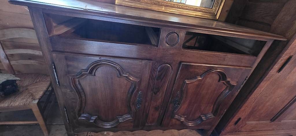 Commodes: Meubles avec couverts  – D'occasion à Saubraz par Caly0