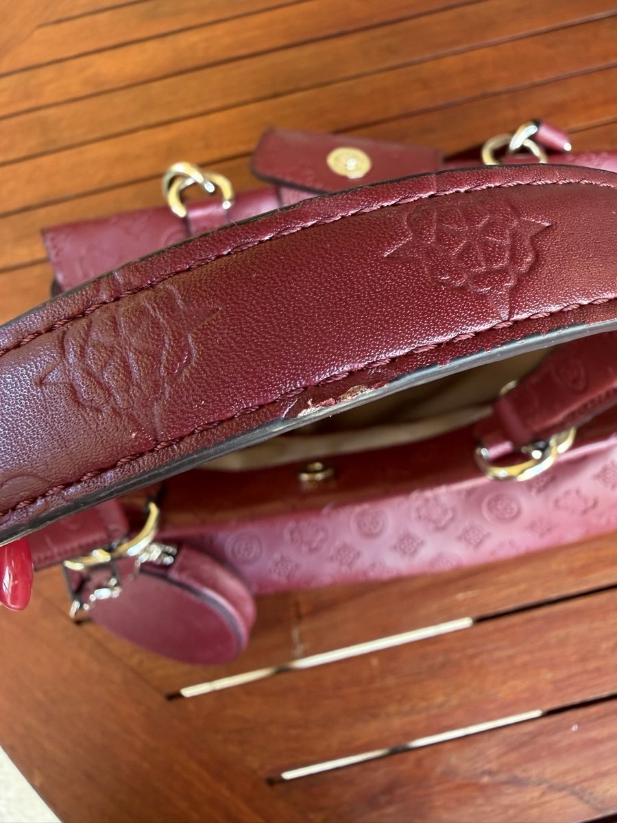Guess Sacs femmes: Sac à main Guess Bordeaux – D'occasion à MASSONGEX par Luluone 9