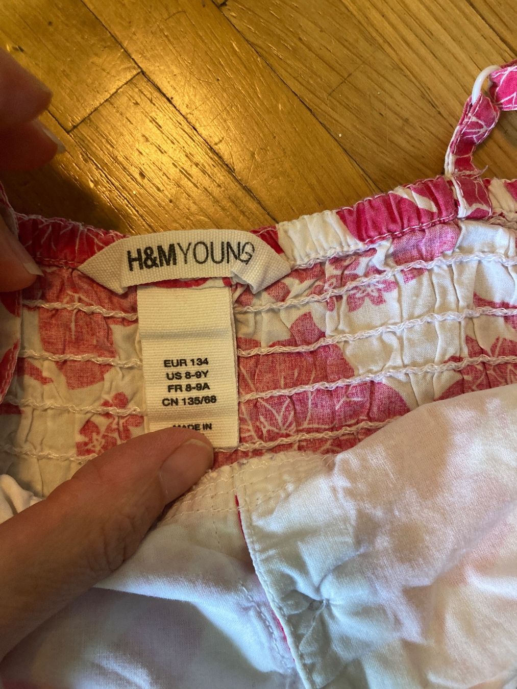 H&M Blouses, T-shirts & Tops: Top Gr.134 H&M – D'occasion à Tagelswangen par Bomu 2