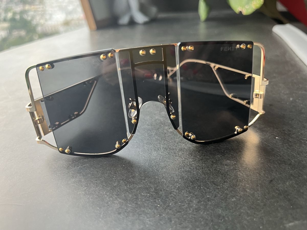 Occhiali & Lenti: Coole Sonnenbrille ! – Usato da Oberengstringen venduto da Baby_Fashion