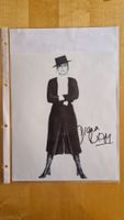 Diana Rigg (James Bond), Original Autogramm auf Foto