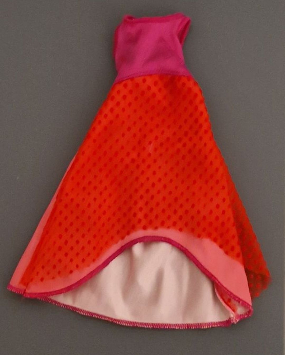 Bambole: Robe pour Barbie – Usato da Couvet venduto da Pioune