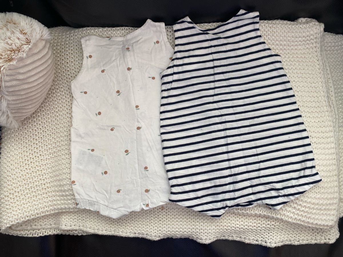 H&M Lotti di vestiti: Set de 2 barboteuses H&M taille 56 – Usato da Fully venduto da Lisa127 2