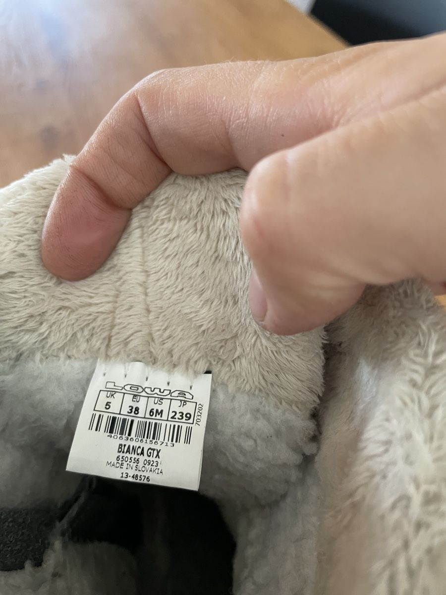 Lowa Damenschuhe: Lowa Winterstiefel Model Bianca gr. 38 – Gebraucht aus Recherswil von grafics 4