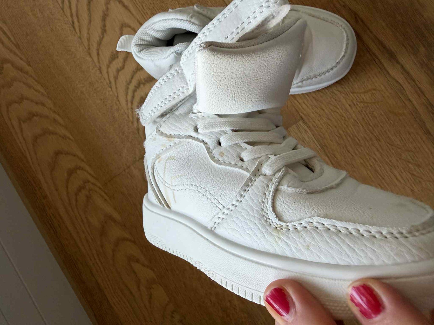 Scarpe per ragazzi: Weisse Kinder Sneakers, Grösse 23 – Usato da Riehen venduto da edu_92w7 2