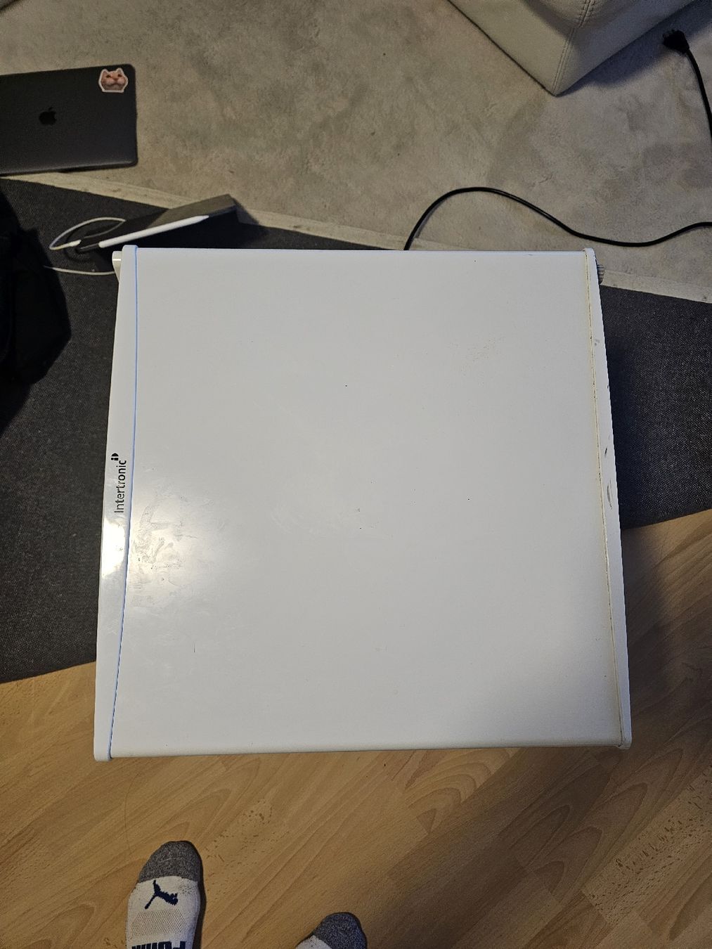 Kühlschrank: Intertronic Mini Fridge - 43L – Gebraucht aus Leysin von Mr.Matthew