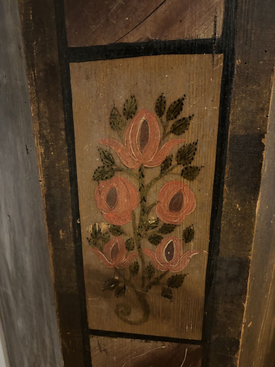 Armadi: Antiker Bauernschrank 1838 bemalt mit Blumenmuster – Usato da Zürich venduto da Limebach 5