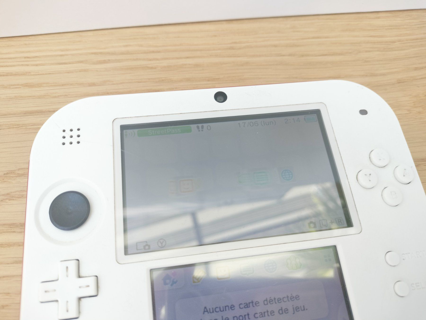 Nintendo Konsolen: Nintendo 2DS weiss/rot mit Ladekabel – Gebraucht aus Wil SG von kaizzen 7
