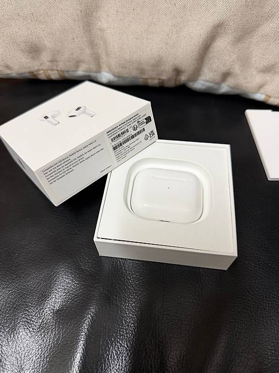 Cuffie: Apple AirPods 3 génération originaux  – Usato da Genève venduto da mel_59gj 1
