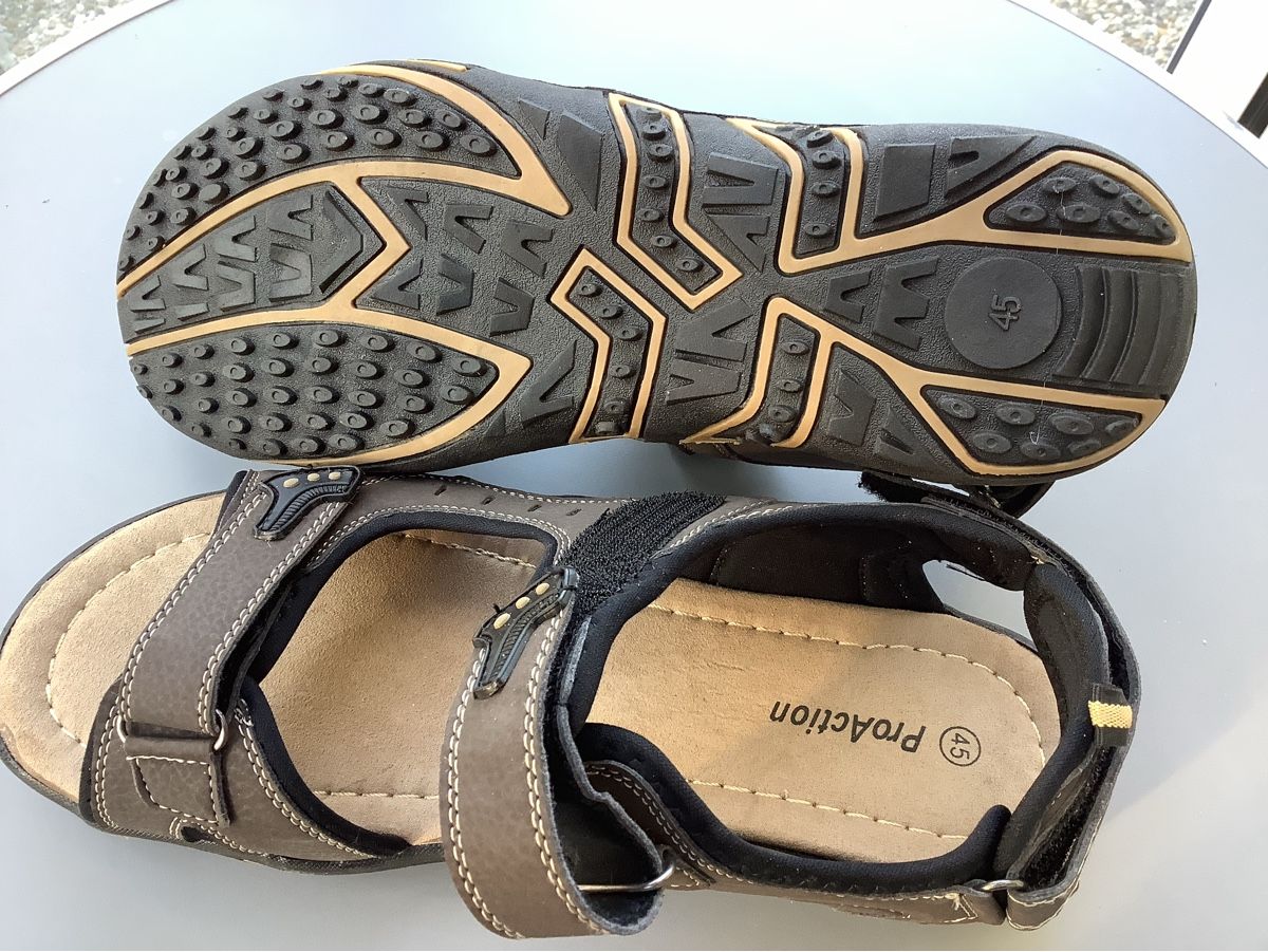 Scarpe da uomo: Herrensandale Gr.45  – Nuovo (secondo la descrizione) da Herzogenbuchsee venduto da guerli40 1