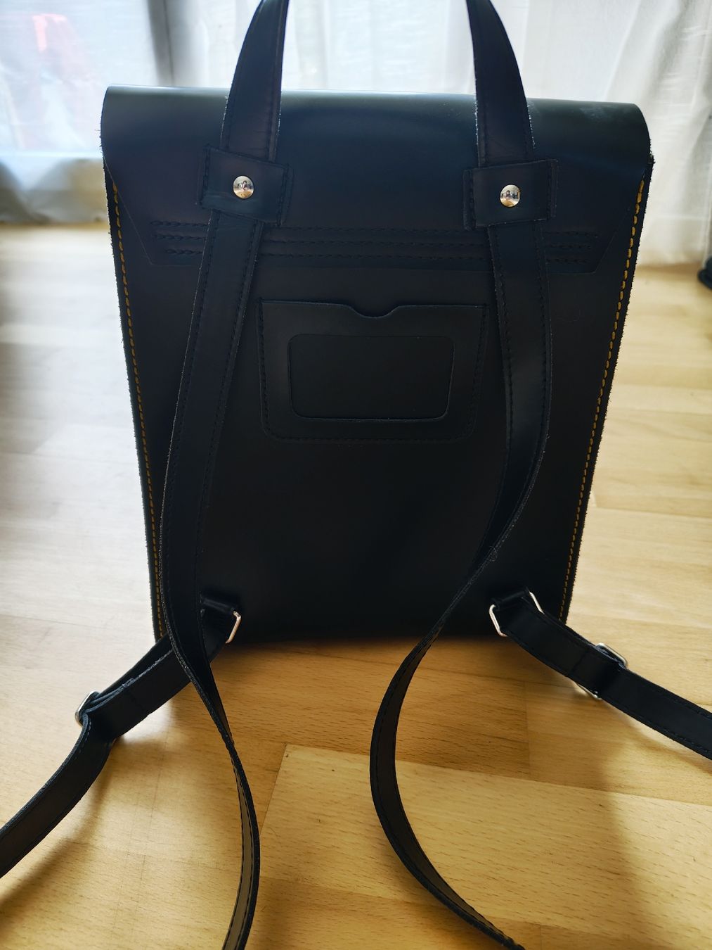Dr. Martens Zaini: Dr. Martens Rucksack (klein) – Nuovo (secondo la descrizione) da Münchenstein venduto da Chy_Ona 1