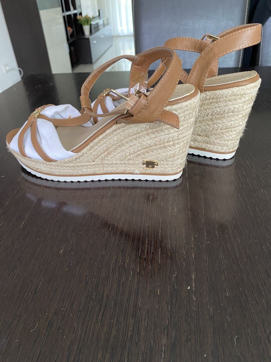Tom Tailor Scarpe da donna: Neue Tom Tailor Keil Sandalen, Gr. 41, – Nuovo e nell'imballaggio originale da Kreuzlingen venduto da Lukma64 2