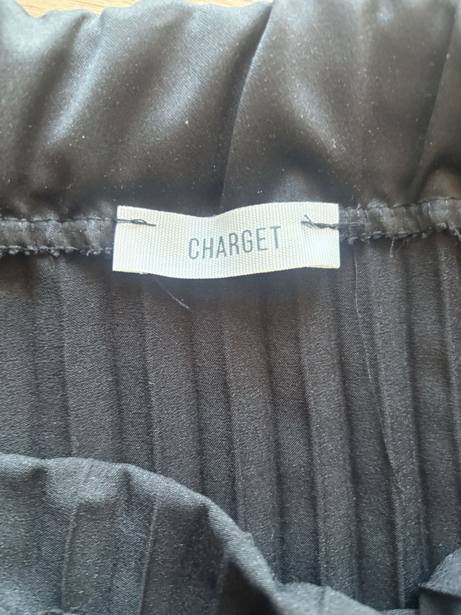 Gonne: S-M_Pleated Black Skirt_like new – Nuovo (secondo la descrizione) da St-George venduto da elena27 5