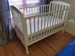 Culla con cassettone. KINDERWIEGE..
