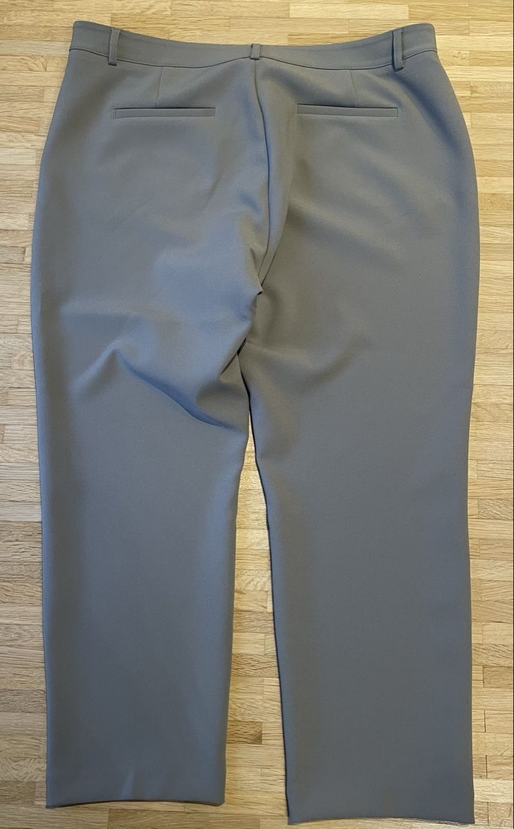 Monari Pantaloni: Monari Hose grün 44 Damen – Usato da Oberwil BL venduto da moneymaker1 1