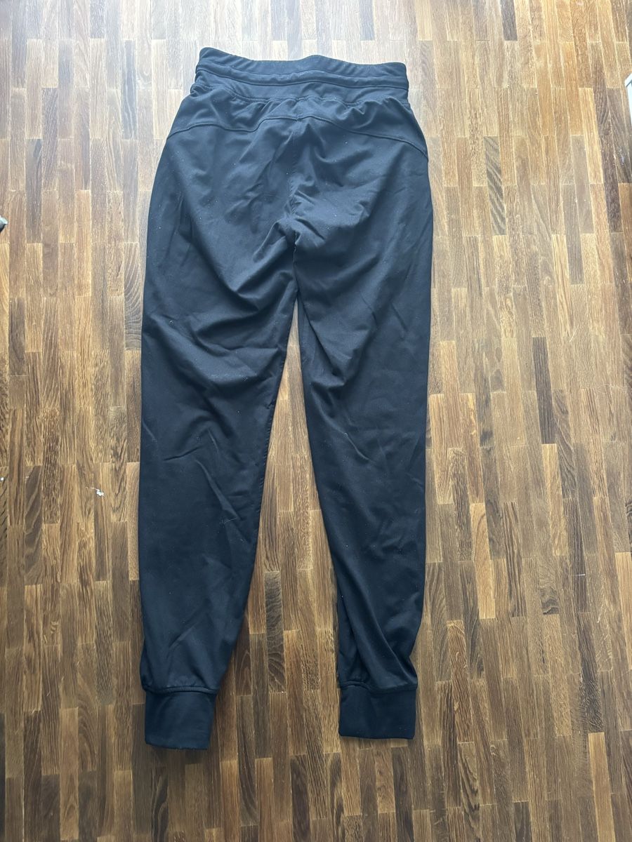 Hosen: Jogginghose Peachy Passion schwarz Grösse S – Gebraucht aus Hinwil von liviipivii 2