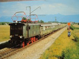 DB Elektro-Personenzuglok E 32 27 mit Sonderzug im Jahre 197