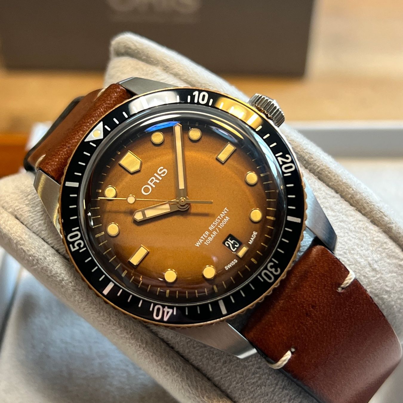 Oris Orologi: Oris Divers Sixty-Five Bronze Automatic Date Full Set 01733 – Usato da Carouge GE venduto da Watchaser 7