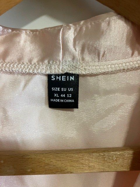 Camicette: elegante bluse mit mini-stehkragen, weich fallend – Nuovo (secondo la descrizione) da Schwarzenberg LU venduto da kindler007 5