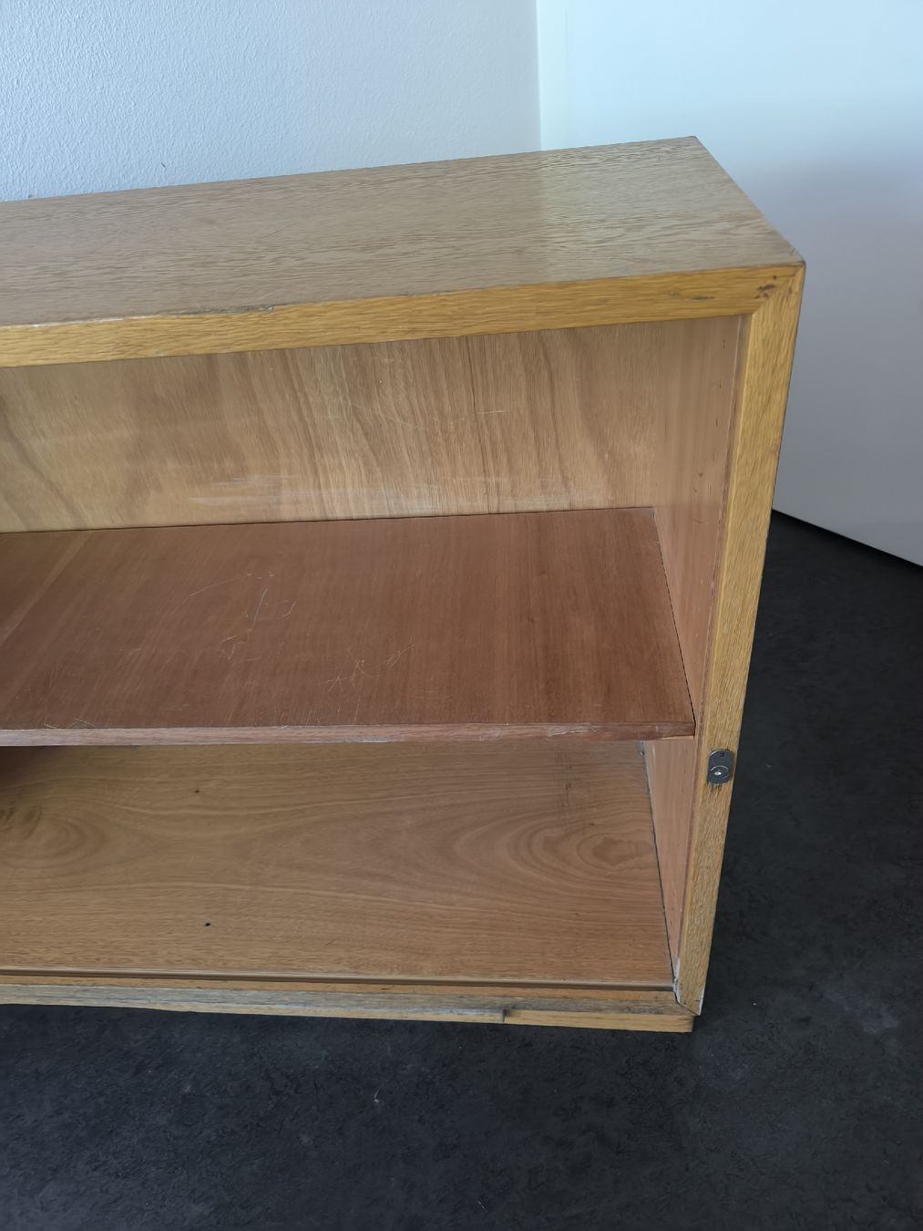 Commodes: Sideboard mit Schiebetür – D'occasion à Zürich par pokebros 3