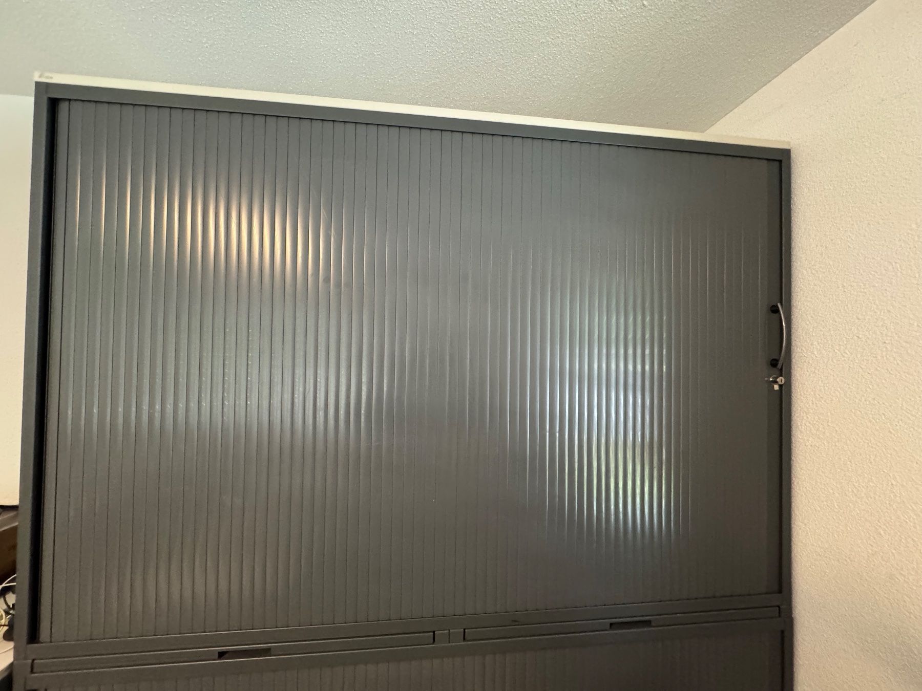 Lista Armadi: LISTA Rollladenschrank #2 – Usato da Kestenholz venduto da cvx_889vv 1
