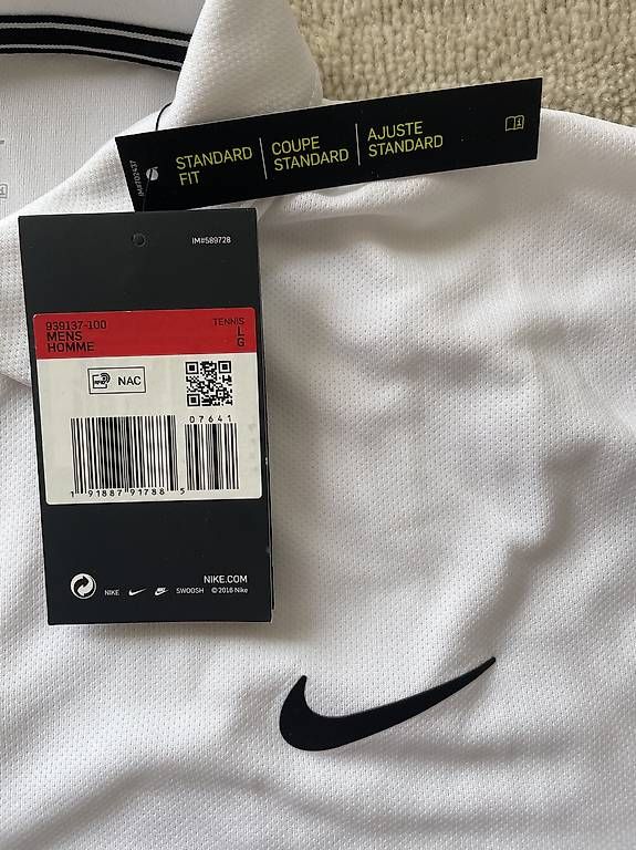 T-shirt: Nike Dryfit Tennisshirt – Usato da Arlesheim venduto da Matweb 3