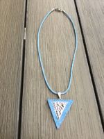Collier artisanal en céramique et motif argenté 43cm