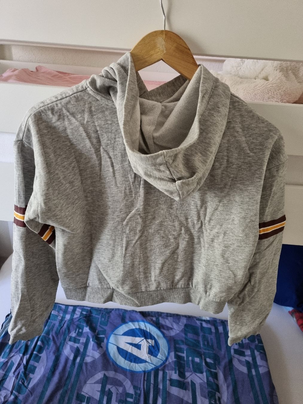Pullover & Sweatshirts: Pullover Mädchen Gr.146-152 – Gebraucht aus Ostermundigen von aydin014 1