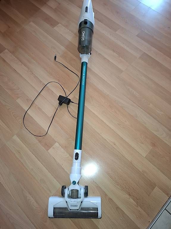 Staubsauger & Zubehör: Staubsauger ohne Beutel und Kabel – Gebraucht aus Bern von Michoe 1