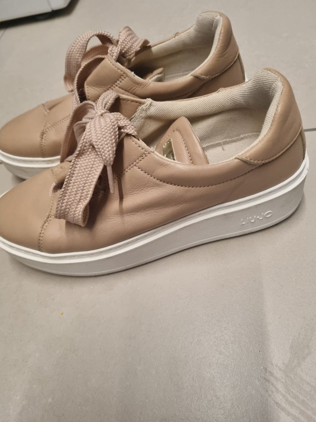 Liu Jo Damenschuhe: Sneakers Liu Jo Gr 39 – Gebraucht aus Frick von Geheim007 2