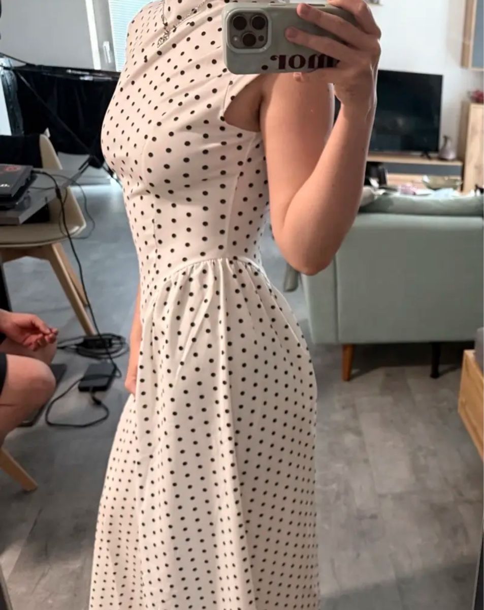 H&M Robes: Kleid Tupfen weiss schwarz – Neuf (Voir description) à Winterthur par Flomiverse 1