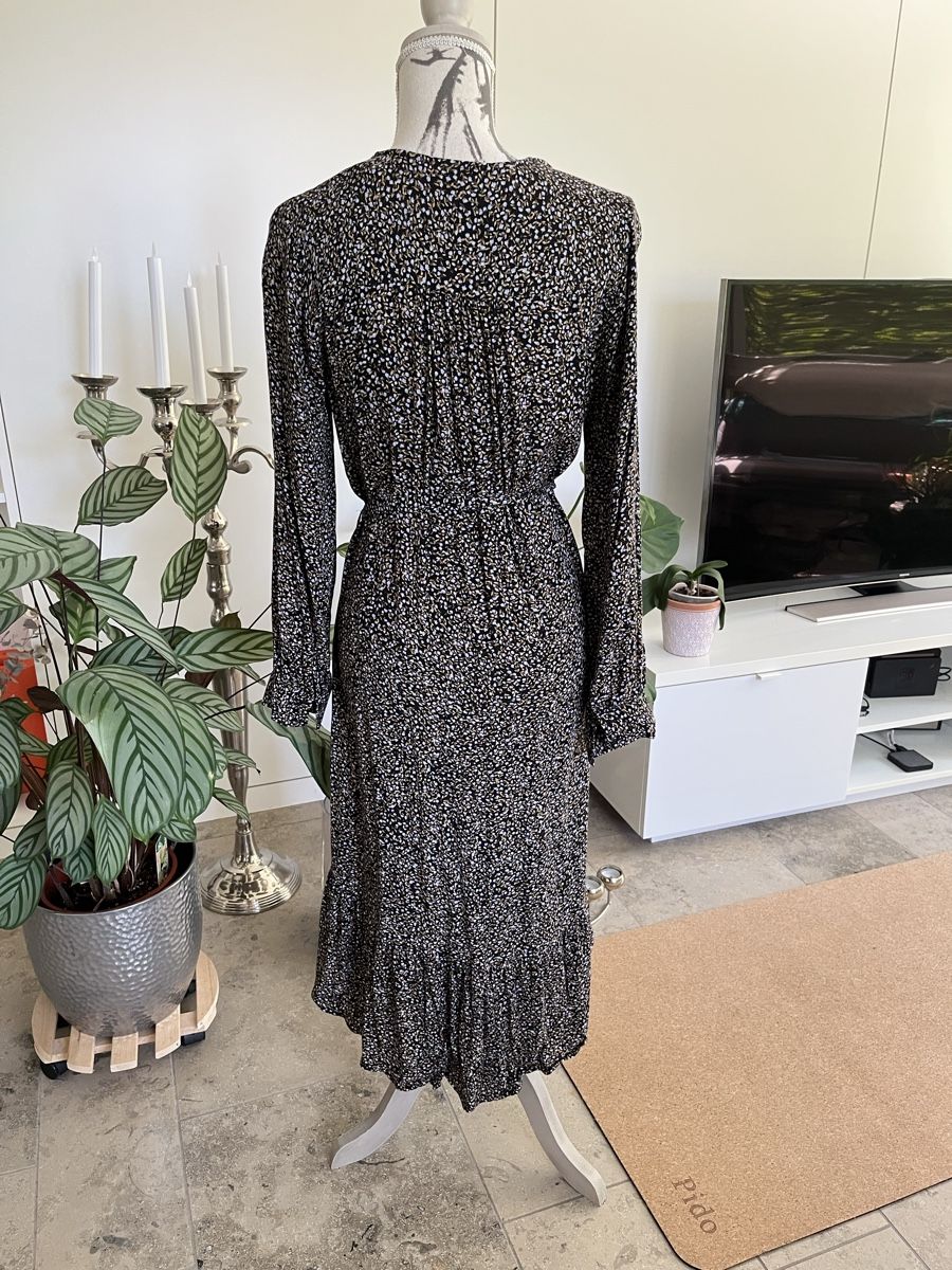 Kleider: MSCH Kleid, Blumenmuster, Gr. S, Sommer Saison – Neu (gemäss Beschreibung) aus Gockhausen von Lali013 2