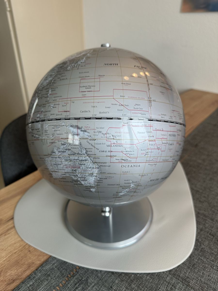 Sonstige Dekorationen & Accessoires: Globus „emform Planet“ in Silber – Gebraucht aus Celerina von Little29 3