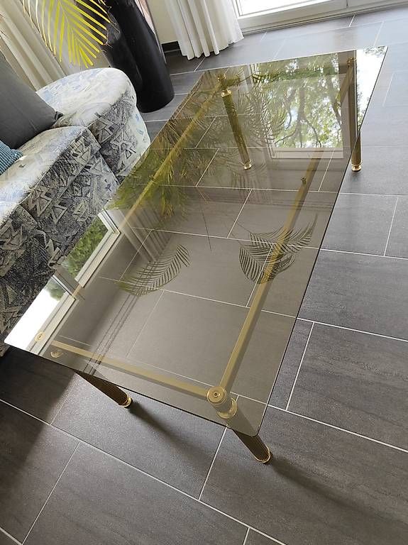 Pfister Tavoli: Design Couchtisch Rauchglas – Messingoptik – Usato da Bürglen TG venduto da Lufis 1