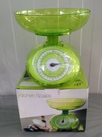 Grüne Küchenwaage, neu, mit Schüssel, bis 3 kg