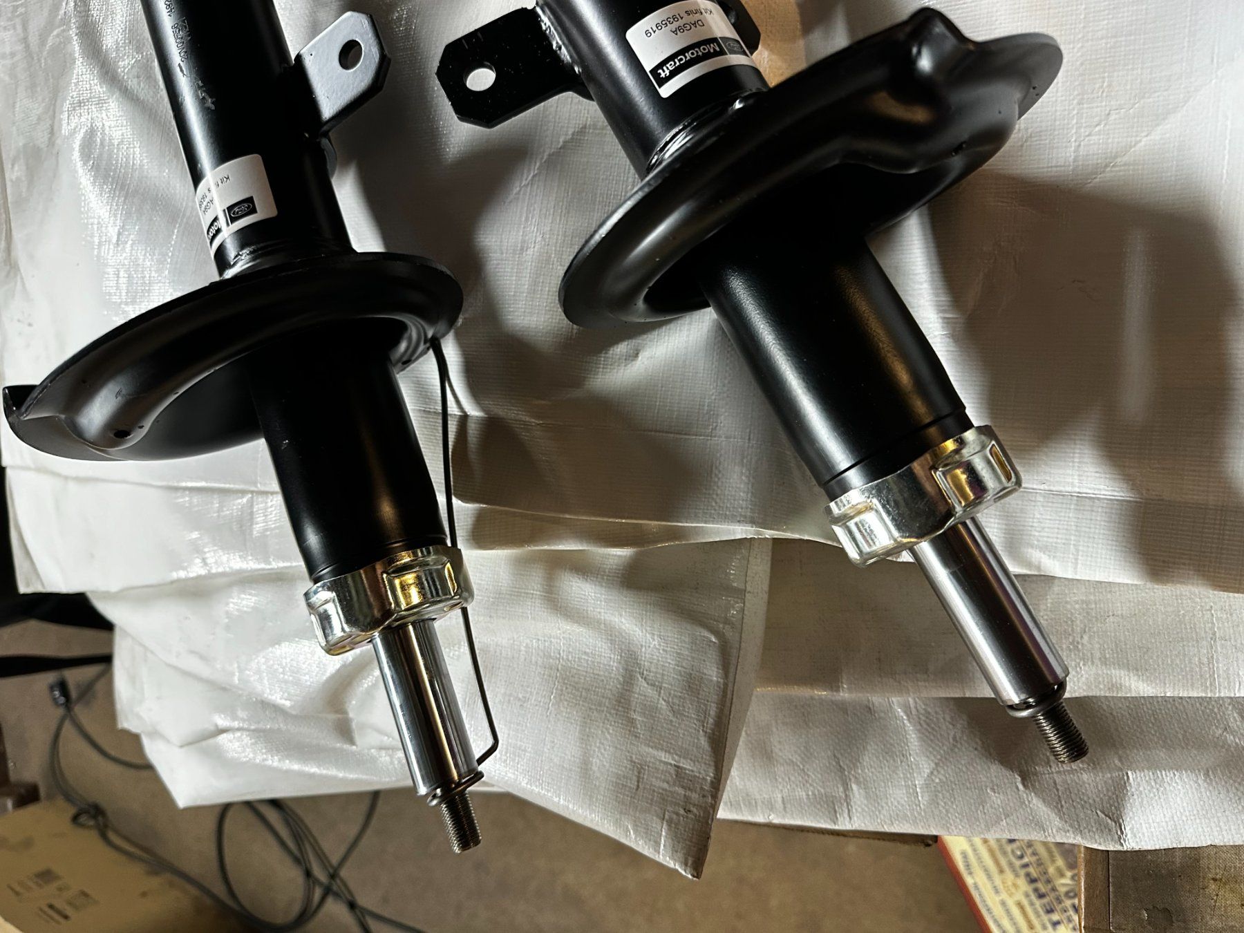 Ford Tutti pezzi di ricambio auto: Stossdämpfer VA zu Ford Transit Original FORD – Nuovo (secondo la descrizione) da Gunzgen venduto da cartool 2
