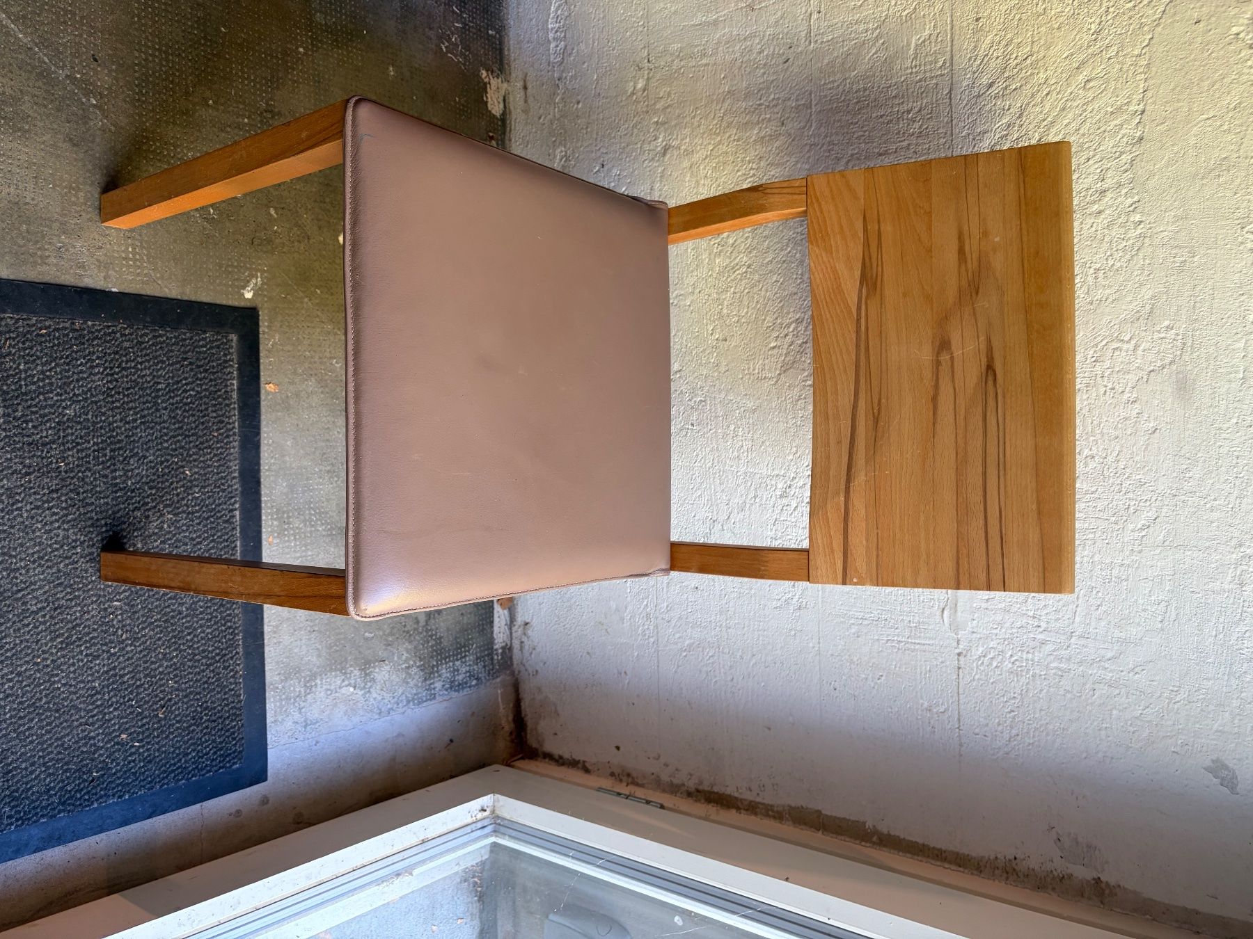 Stühle: stuhl mit Holzrahmen und Leder Sitz – Gebraucht aus Basel von jos_9rwf