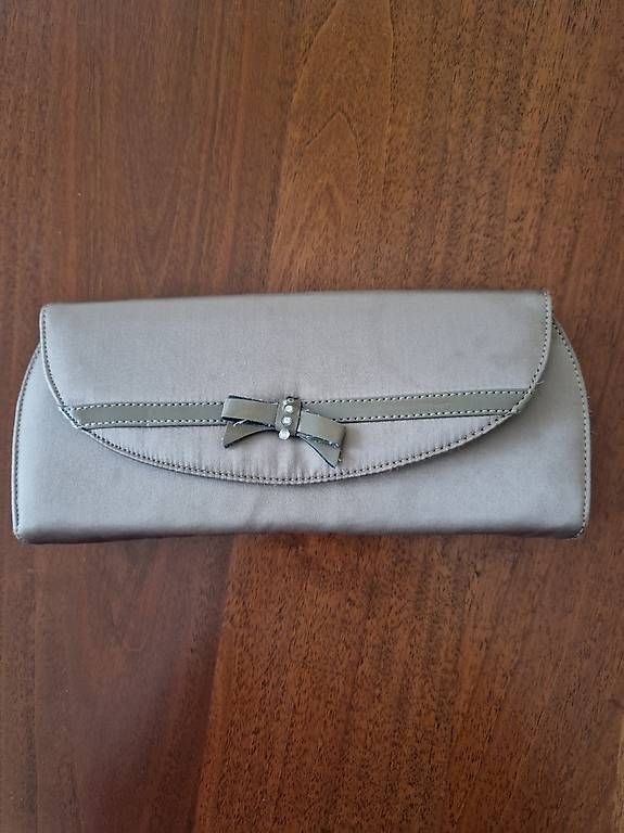 Borse da donna: Borsa pochette – Usato da Aurigeno venduto da dan_2xx2