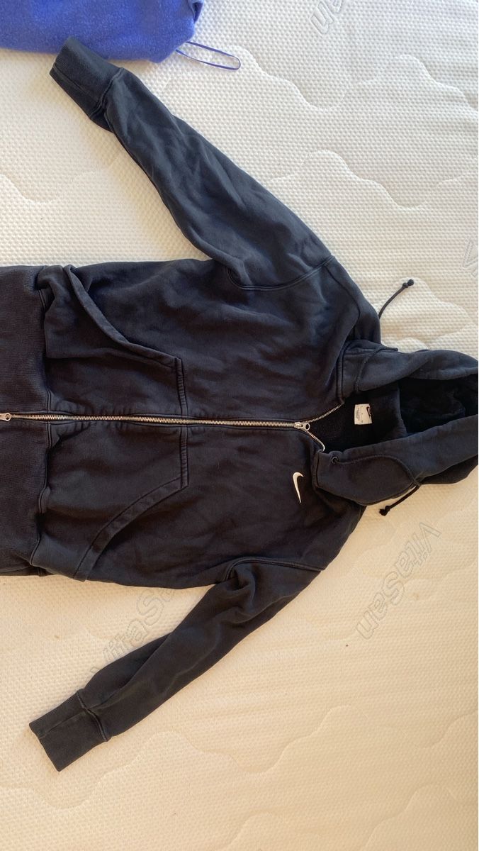Giacche: Vintage Nike Zip-Up Hoodie – Usato da Zürich venduto da jus_d9kb