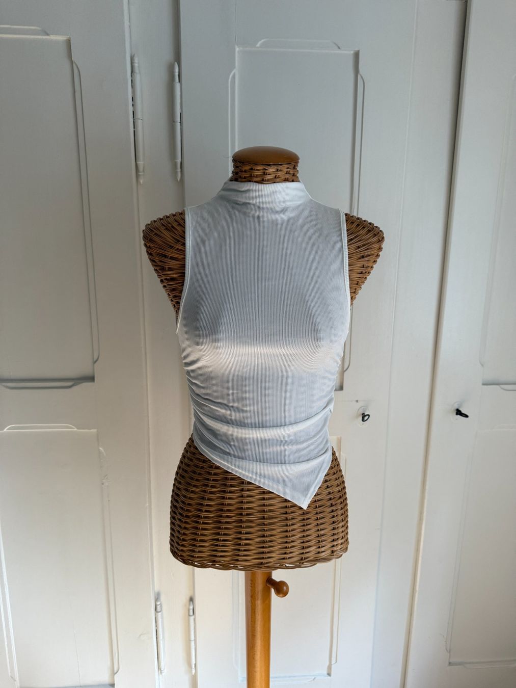 Shein Top: Top weiss asymmetrisch 34 – Usato da Zürich venduto da Diazaio