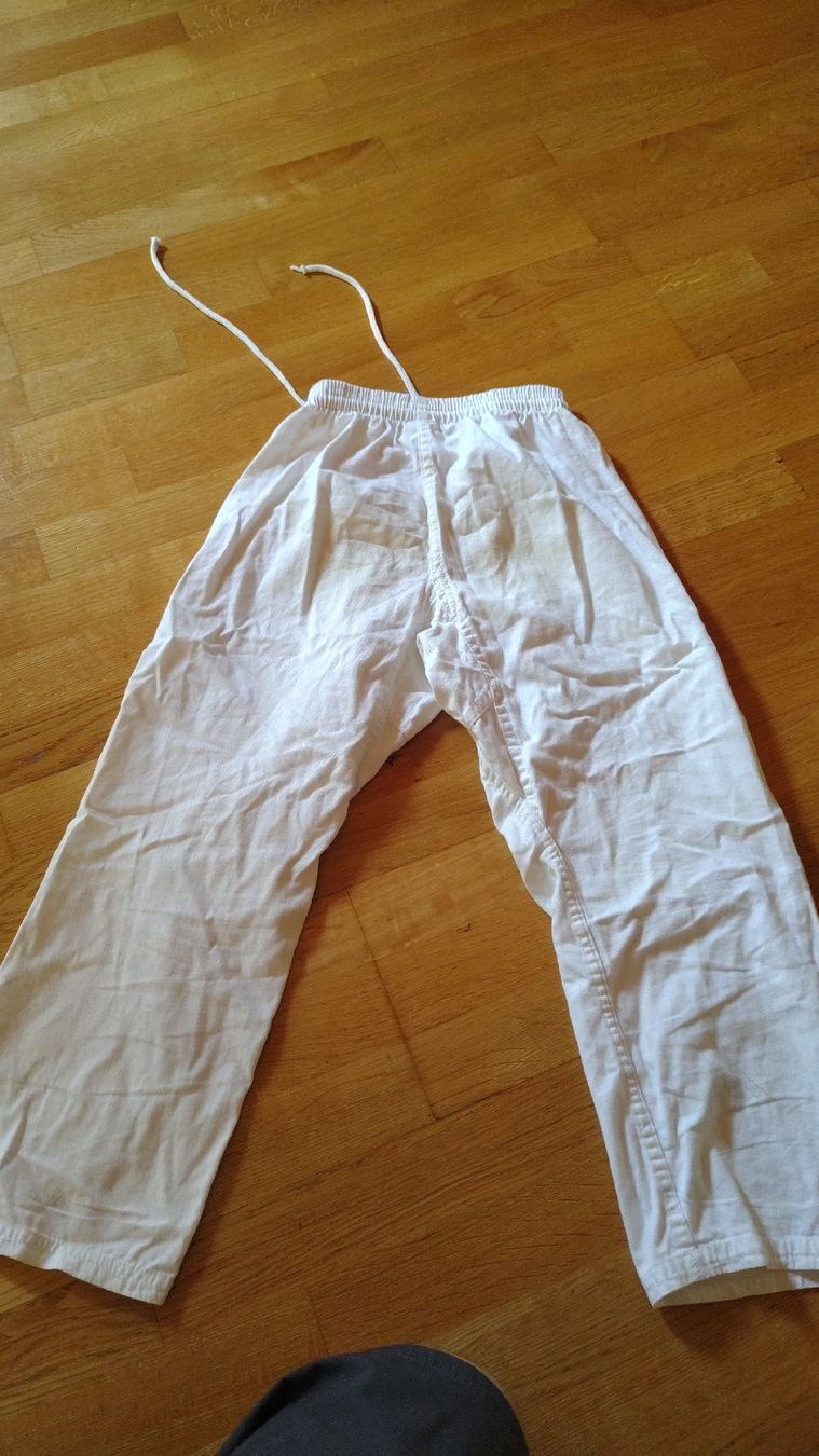 Kimono: kimono enfant Aikido karaté – Usato da Chernex venduto da ced_zt5y 1