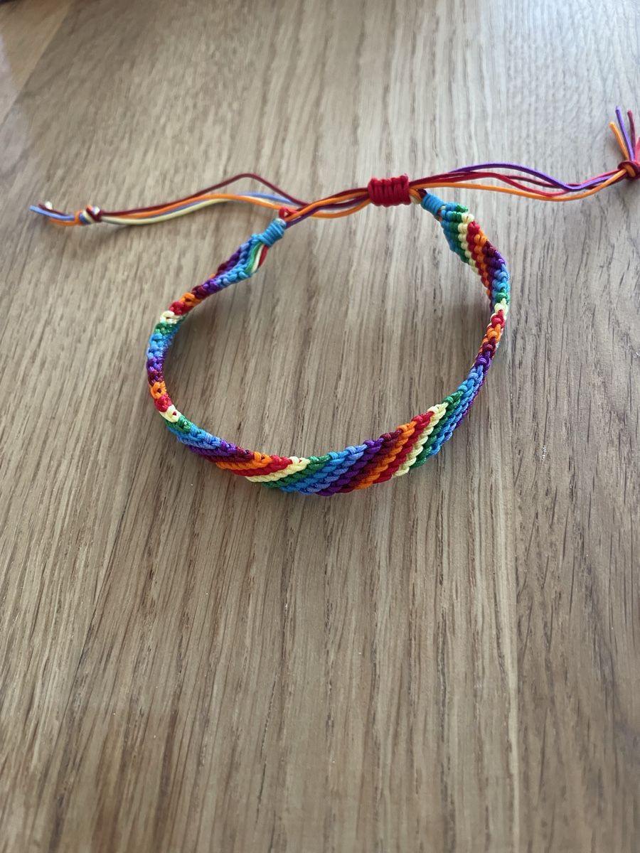 Armbänder & -reifen: Regenbogen Freundschaftsarmband, Handmade! – Gebraucht aus Dietikon von Apel 1