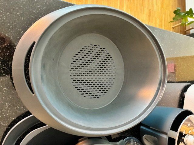 Thermomix Appareils de cuisine: TM6 avec beaucoup d'accessoires. – D'occasion à Avenches par xavix1977 3