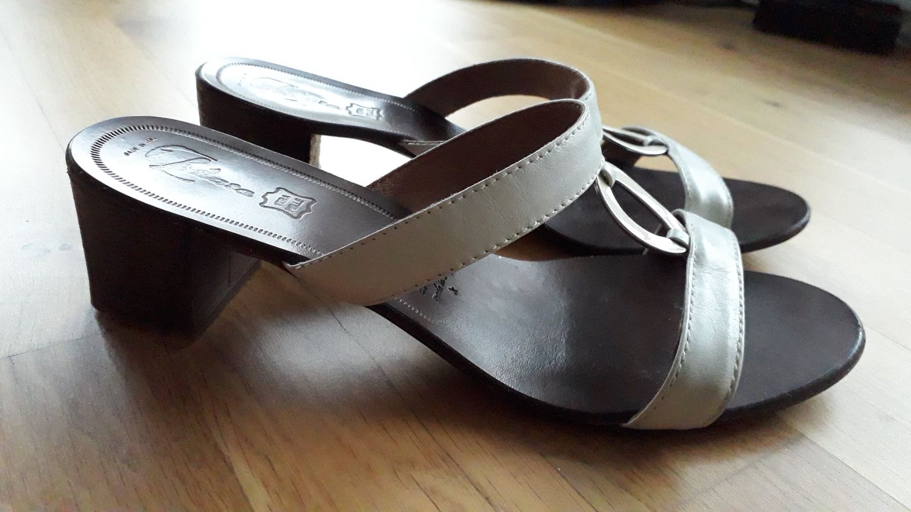 Chaussures femmes: Echtleder Sandalen – D'occasion à Spiez par Martebar 2