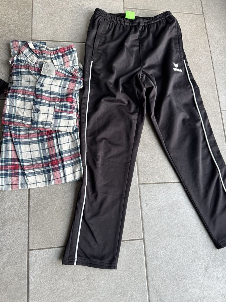 Lotti & Set di vestiti: Kleiderpaket 140/146 – Usato da Glattfelden venduto da Gloeckchen 3
