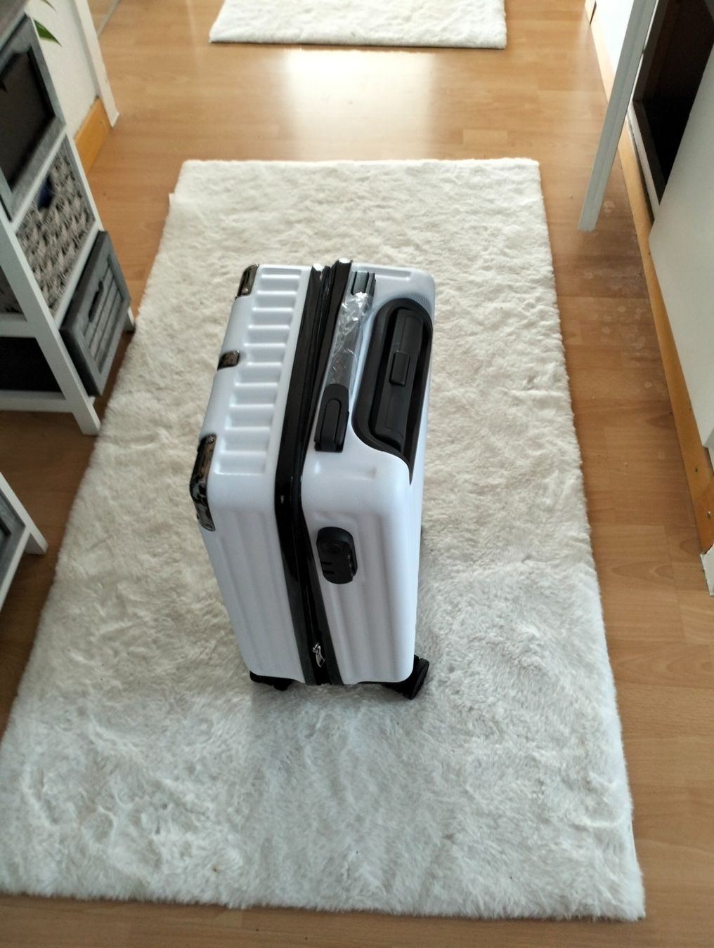 Altro in Aeronautica: Top Trolley Weiss mit Schloss - handgepäckgrösse – Nuovo (secondo la descrizione) da Rickenbach b. Wil venduto da lilagirl