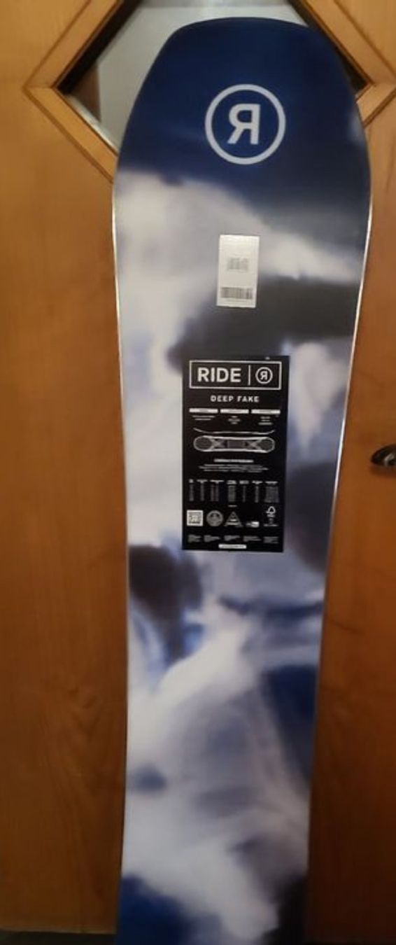 Board: Neues, ungebrauchtes Snowboard Deep Fake – Nuovo e nell'imballaggio originale da Sagogn venduto da salsagirl30 1