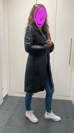 Schicker Ledermantel, schwarz ,tailliert Gr. M
