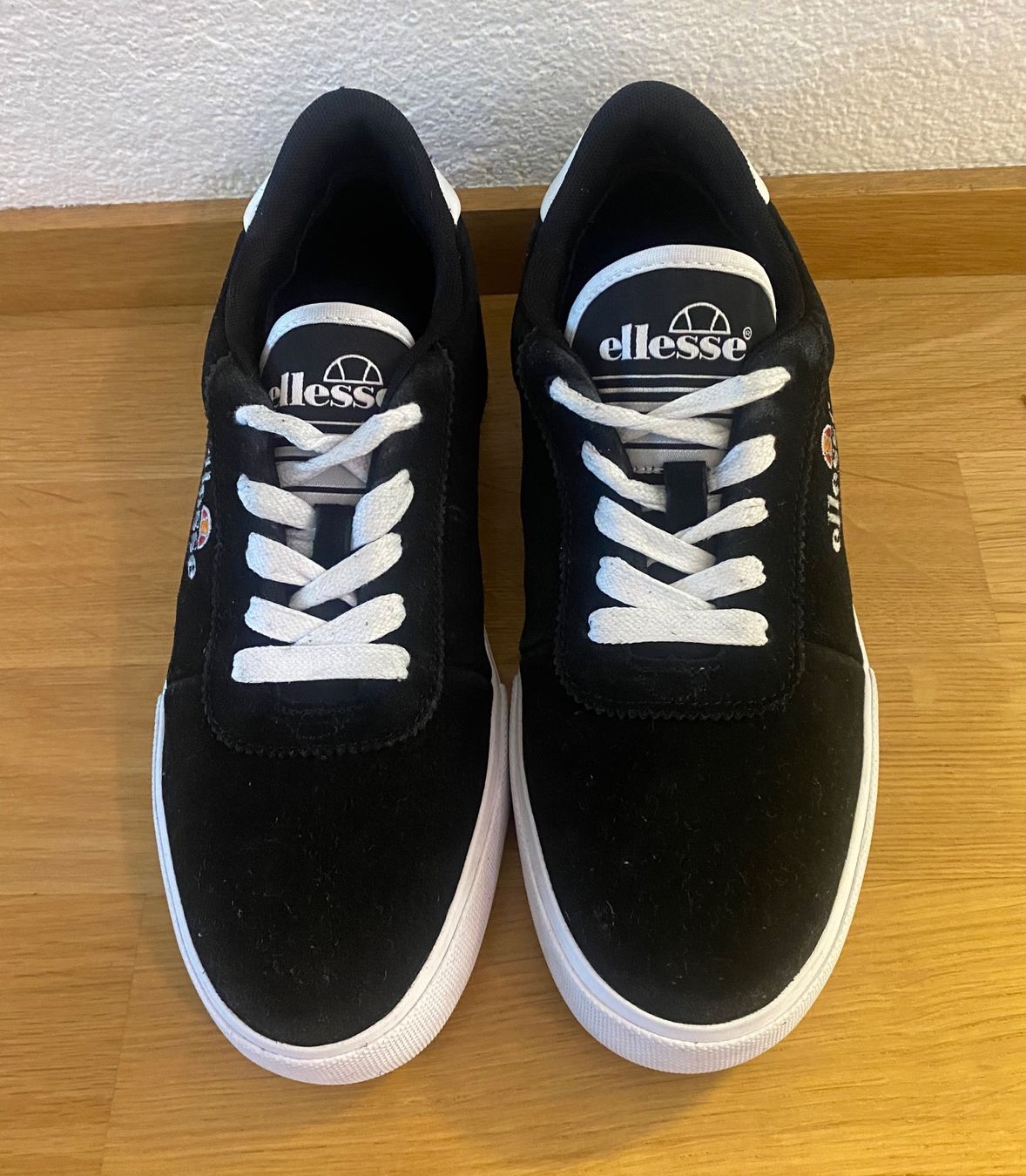 Ellesse Scarpe da uomo: Ellesse Sneaker Gr.38 (super Zustand) – Usato da Herisau venduto da Seyashop1 2
